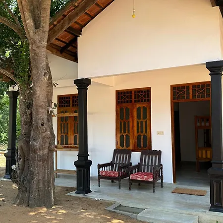 Kudah Bay Surf Camp Apartment Arugam Bay Exterior photo