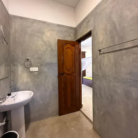 Kudah Bay Surf Camp Apartment Arugam Bay Exterior photo