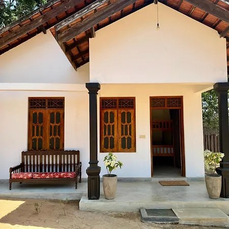 Kudah Bay Surf Camp Apartment Arugam Bay Exterior photo