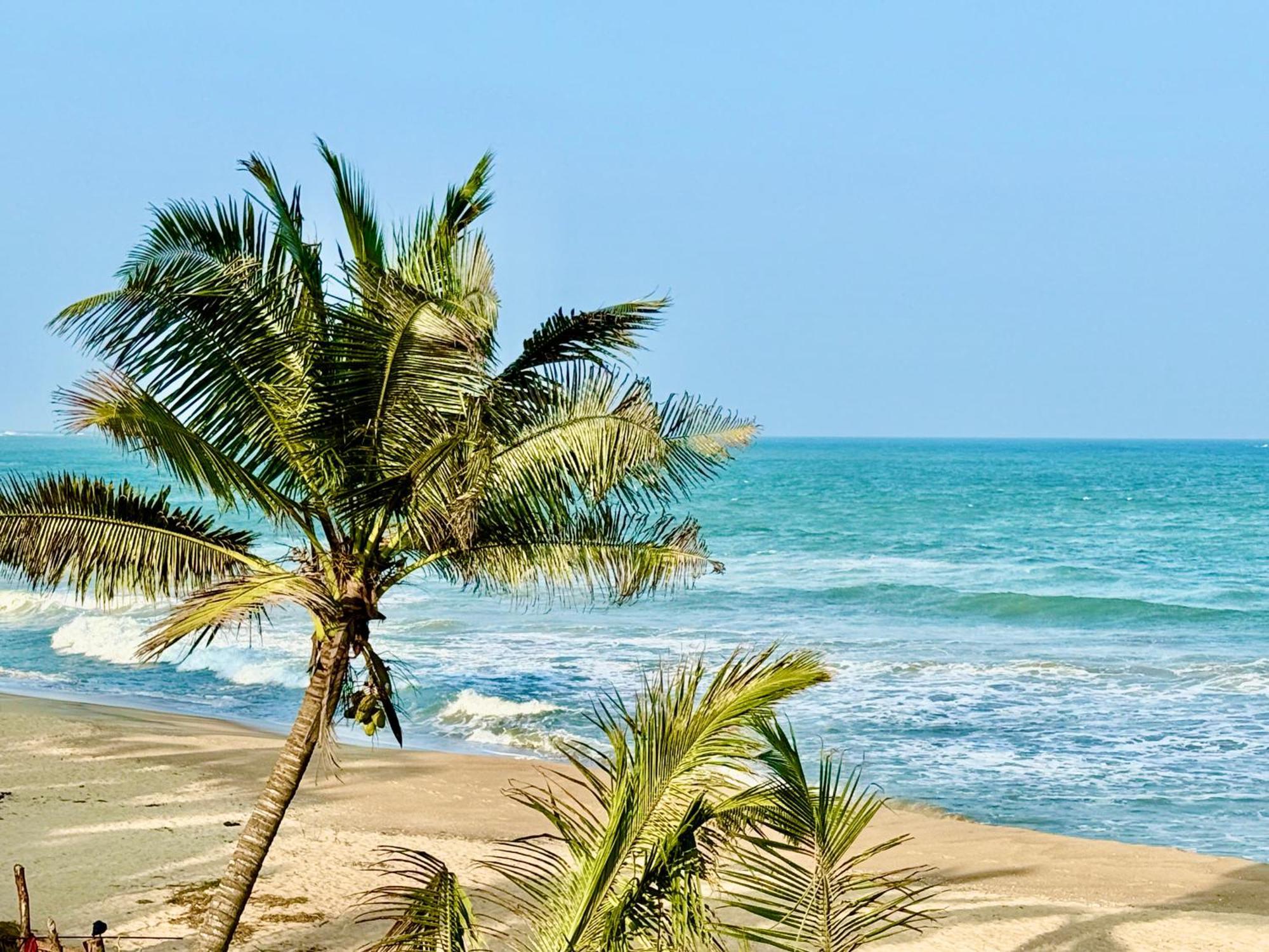 Kudah Bay Surf Camp Homestay