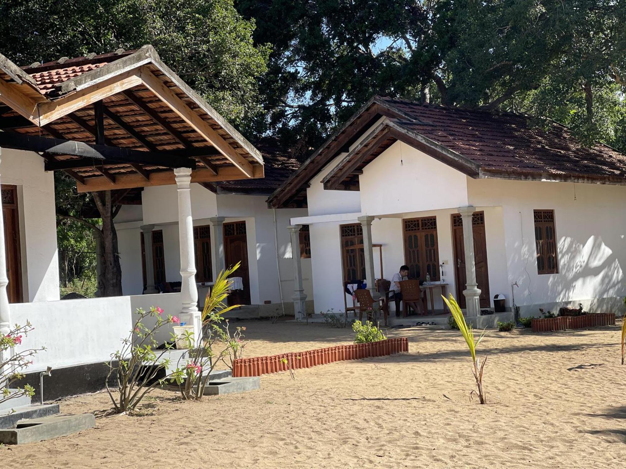 Homestay Kudah Bay Surf Camp *