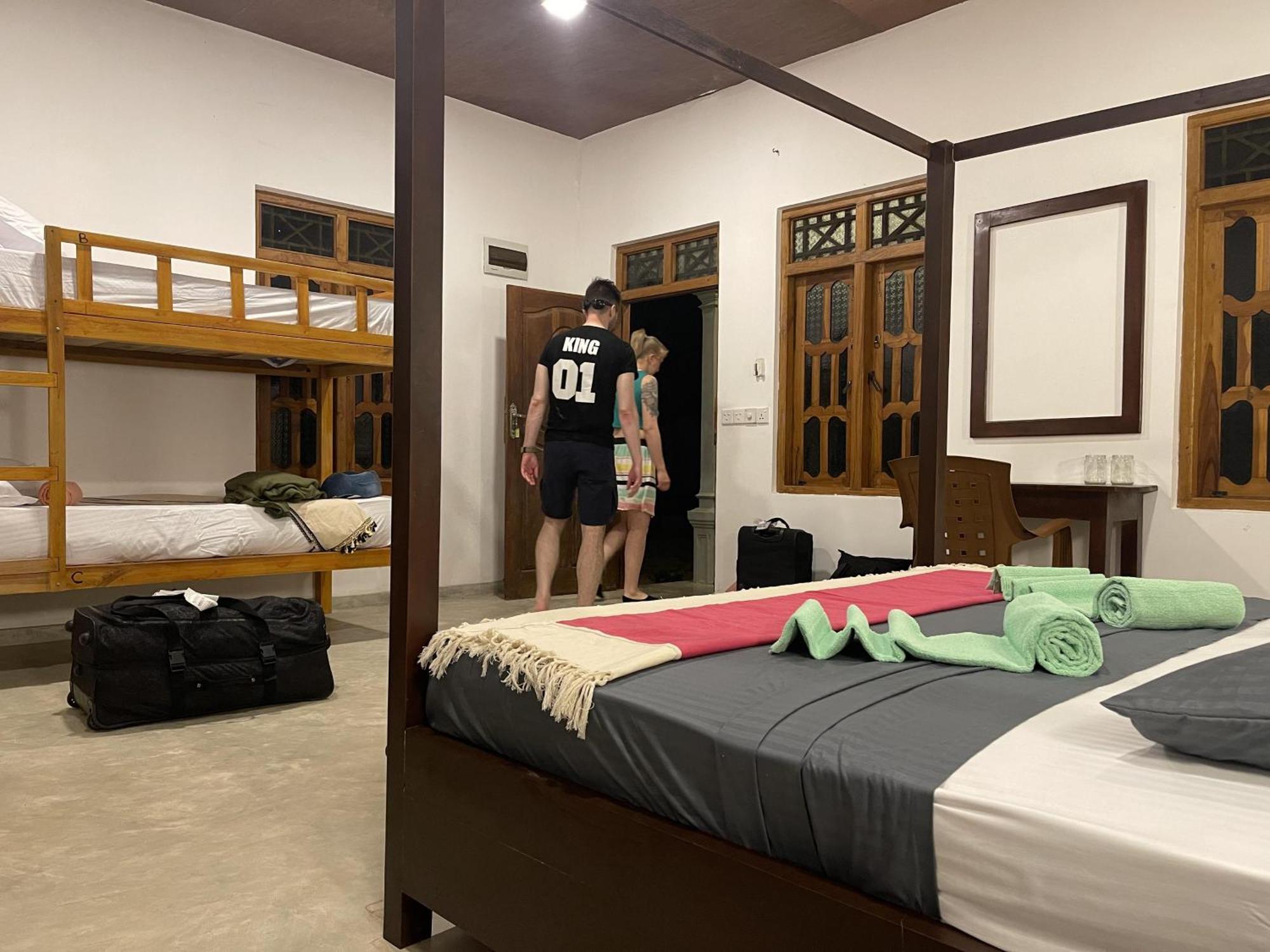 Homestay Kudah Bay Surf Camp